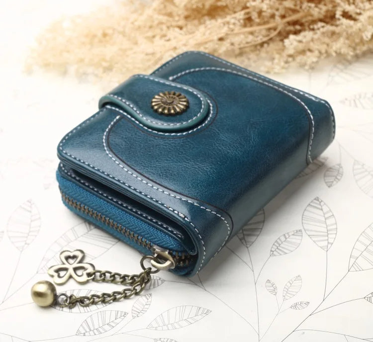 🌟 Elegance Meets Functionality – Stylish Women's PU Leather Coin Purse with Keychain Accent