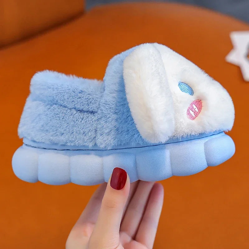 🧸 Pantofole di peluche soffici per bambini con cartoni animati: comode, divertenti e antiscivolo 🧸