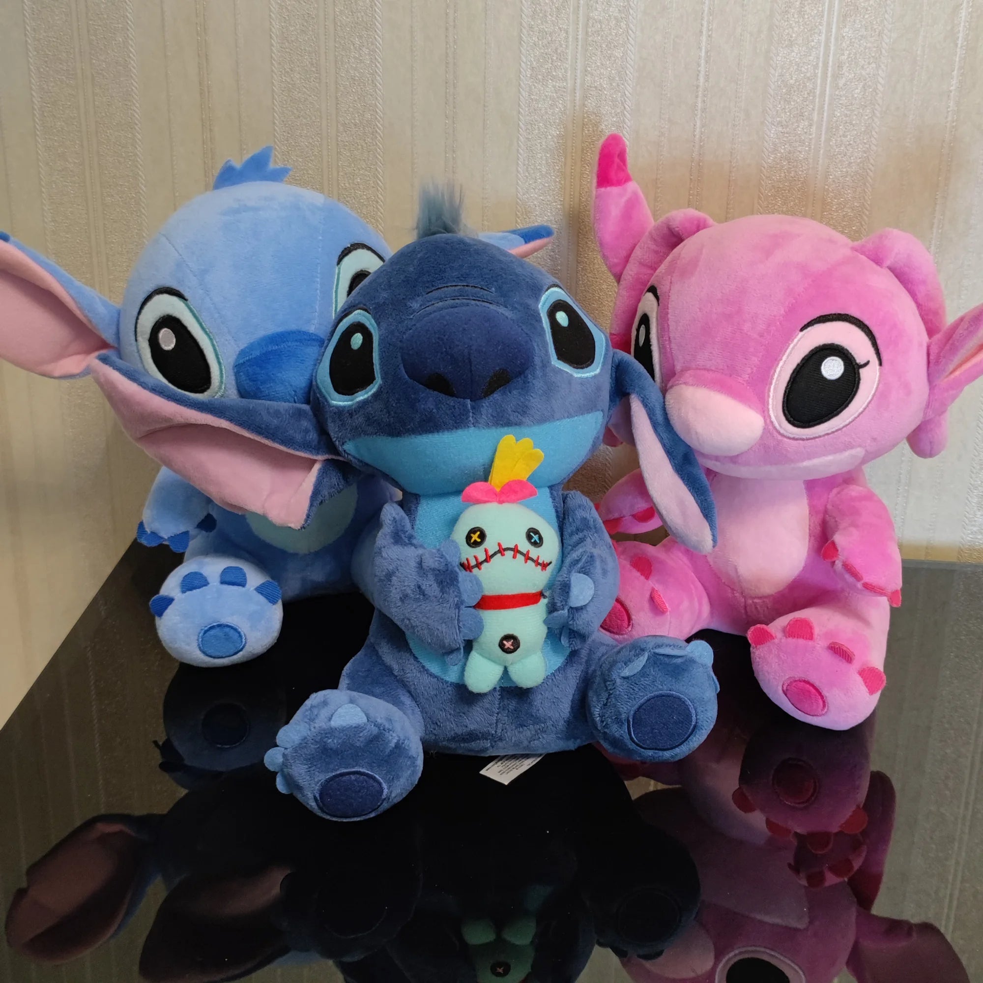 Adorabili pupazzi di peluche di Lilo e Stitch: regali perfetti per le feste!