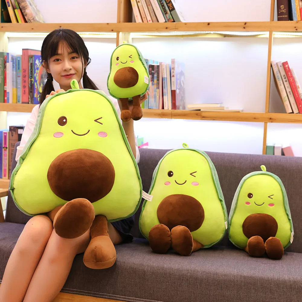 Adorable poupée en peluche avocat – Le compagnon de câlins et le cadeau parfait !