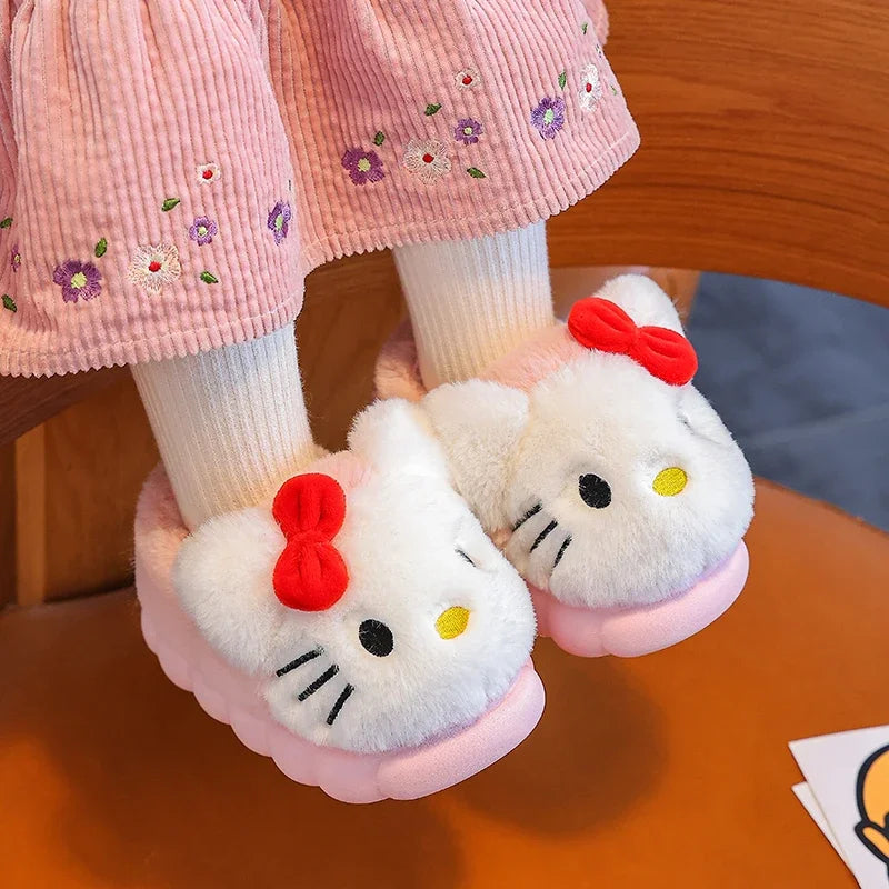 🧸 Pantofole di peluche soffici per bambini con cartoni animati: comode, divertenti e antiscivolo 🧸