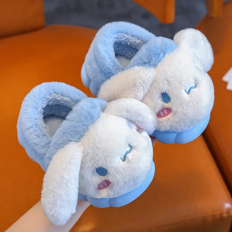 🧸 Pantofole di peluche soffici per bambini con cartoni animati: comode, divertenti e antiscivolo 🧸