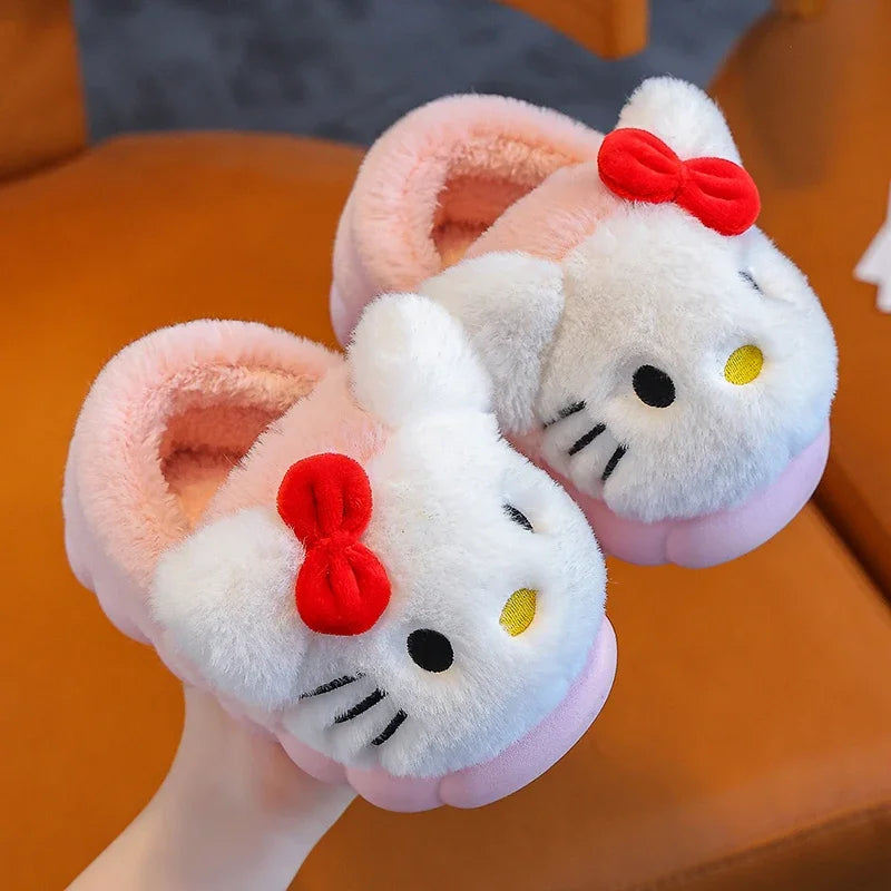 🧸 Pantofole di peluche soffici per bambini con cartoni animati: comode, divertenti e antiscivolo 🧸