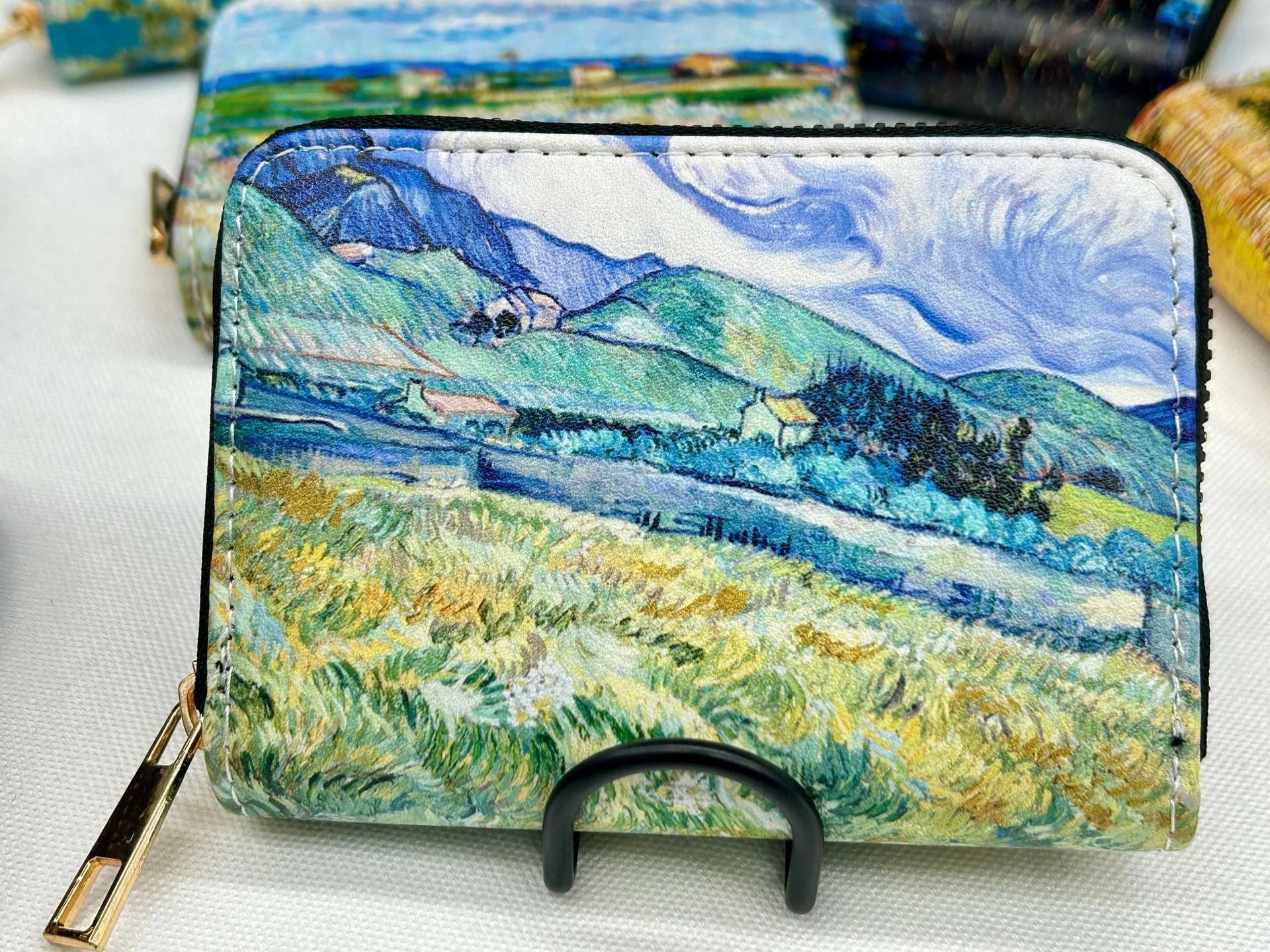 Art-Inspired Wallet Collection – Compact Elegance for Van Gogh Enthusiasts! 🎨